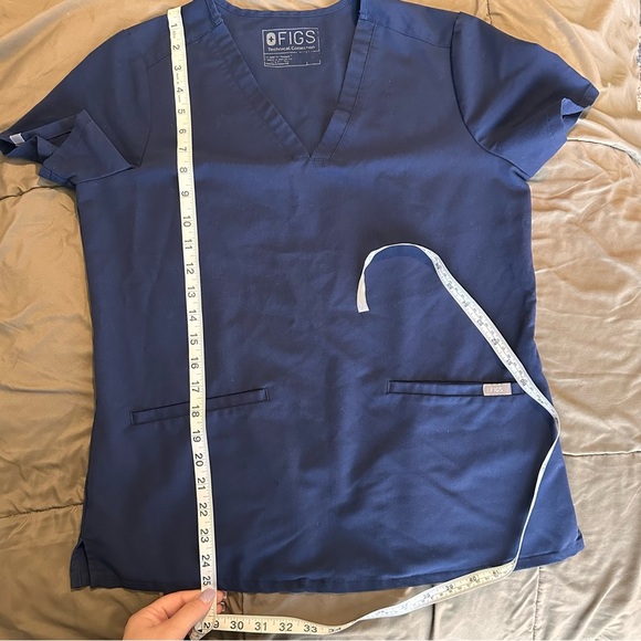 FIGS Women's Navy Blue V-Neck Top - Picture 6 of 6